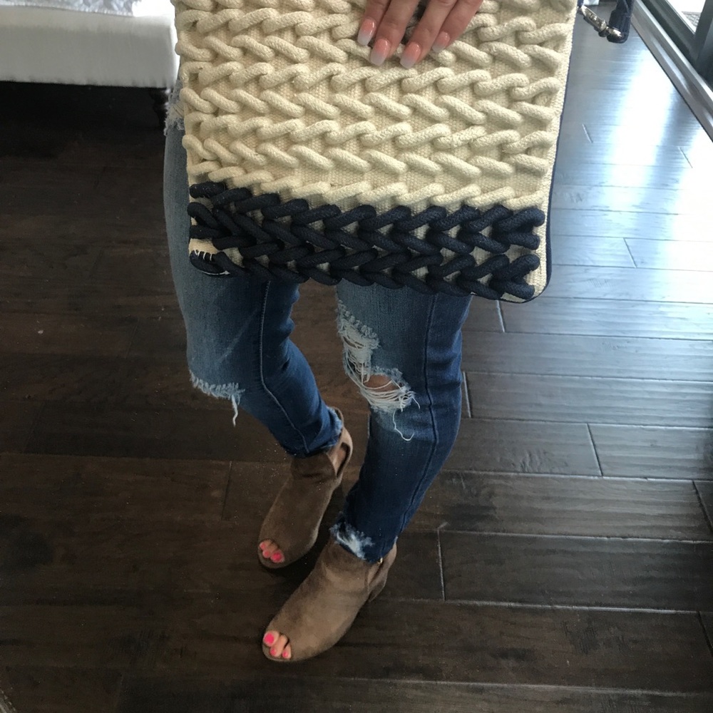 ◼️SALE◼️SUNDAY BRUNCH clutch - Picture 5 of 7